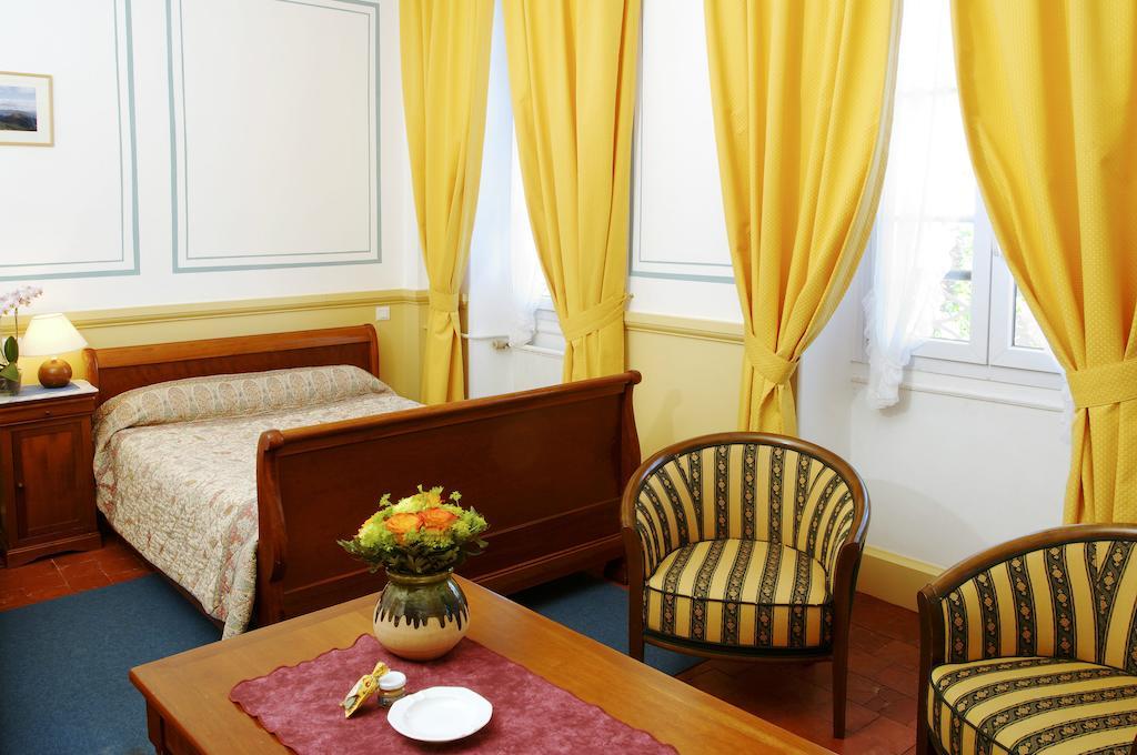 Hotel Colombet Ньон Номер фото